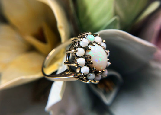 Vintage 10k Gold Cluster Ring with 13 Opal Stones.