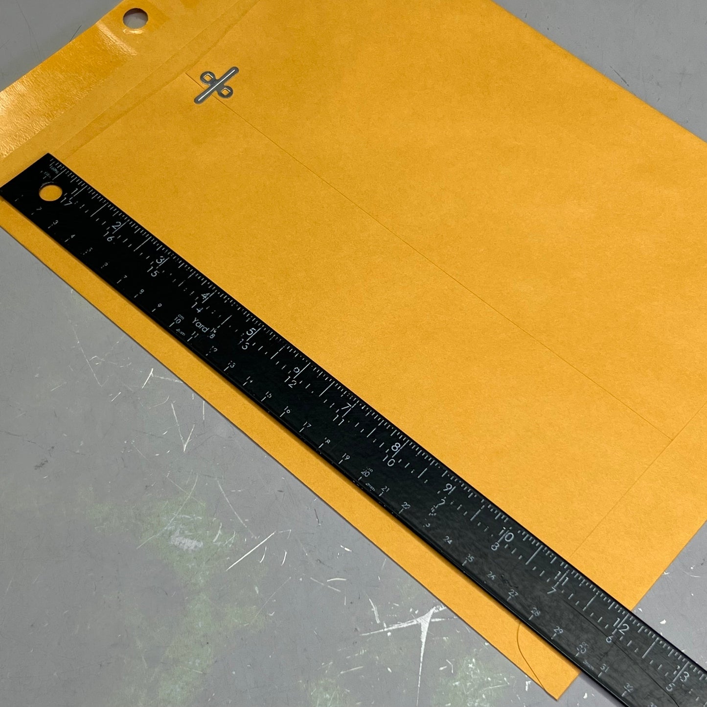 UNIVERSAL (200 ENVELOPES) Clasp Envelope Kraft #90 Yellow, UNV35264