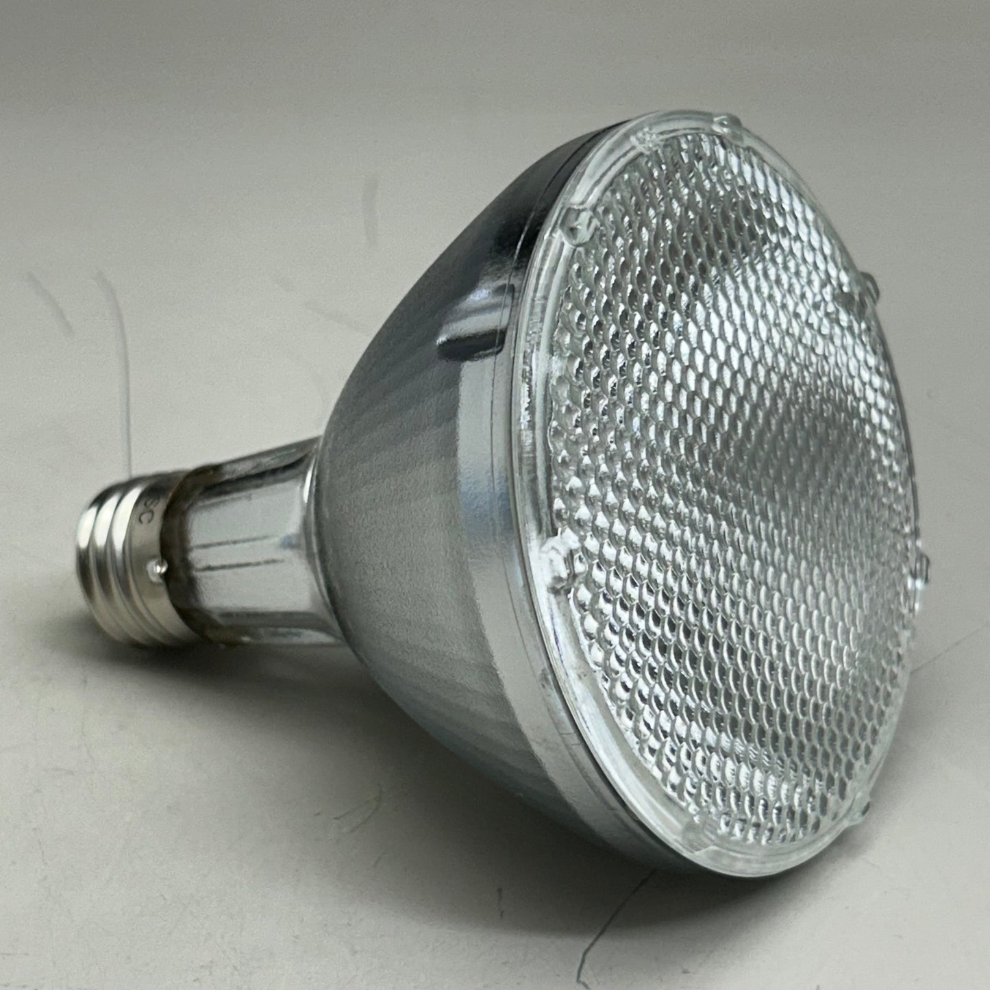 HALCO Hard Glass Shell Ceramic Metal Halide Lamp Light Medium Base White P30L