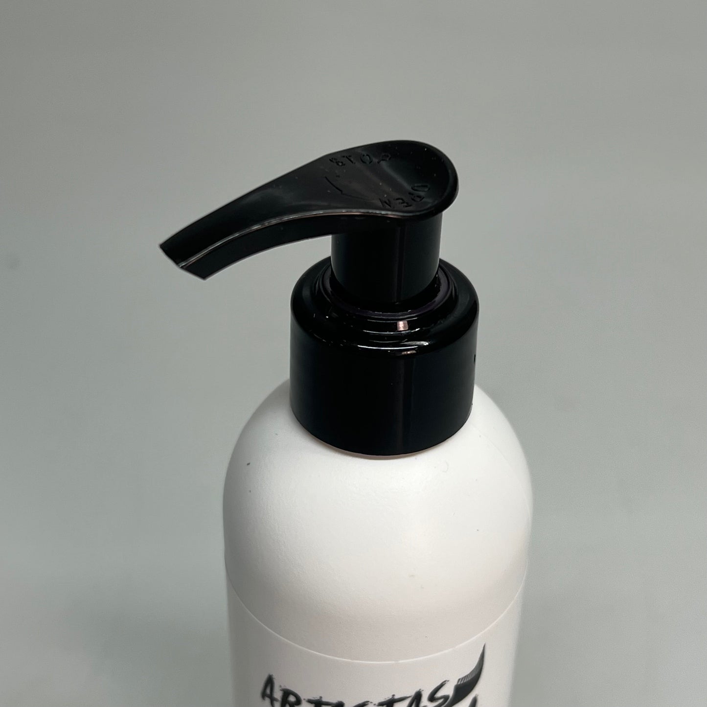 ARTISTAS A LA OBRA Red Treatment/Mask Adds Keeps Hair Vibrant 8 fl oz Red