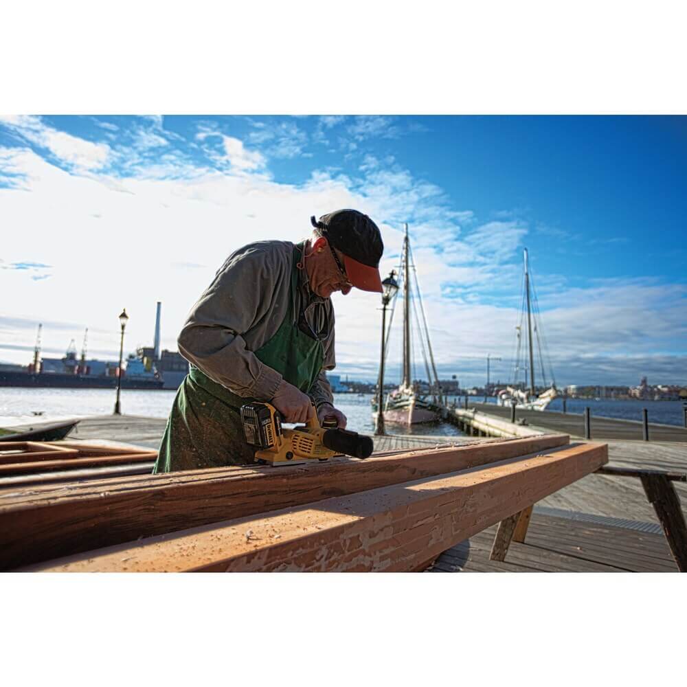 DEWALT DCP580B 20V MAX* XR® Brushless Cordless Planer (Tool Only)