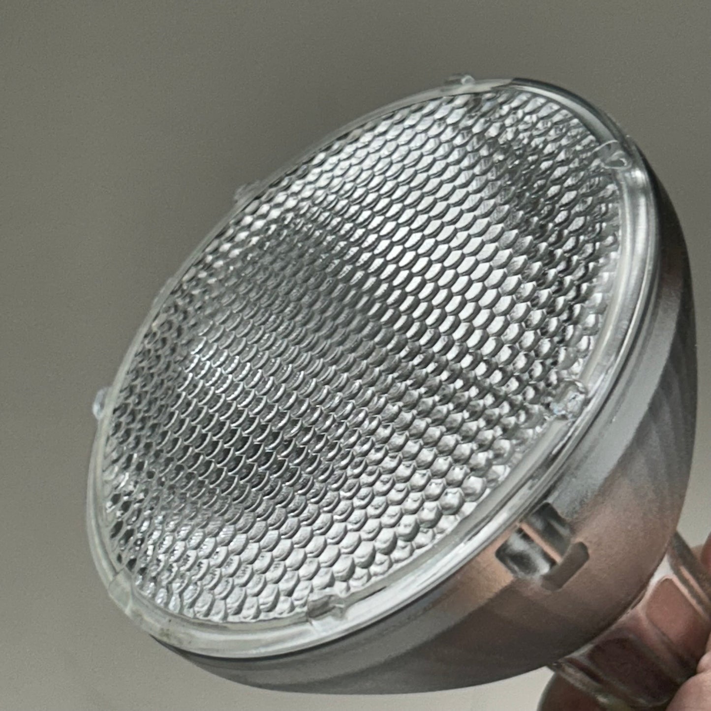 HALCO Hard Glass Shell Ceramic Metal Halide Lamp Light Medium Base White P30L