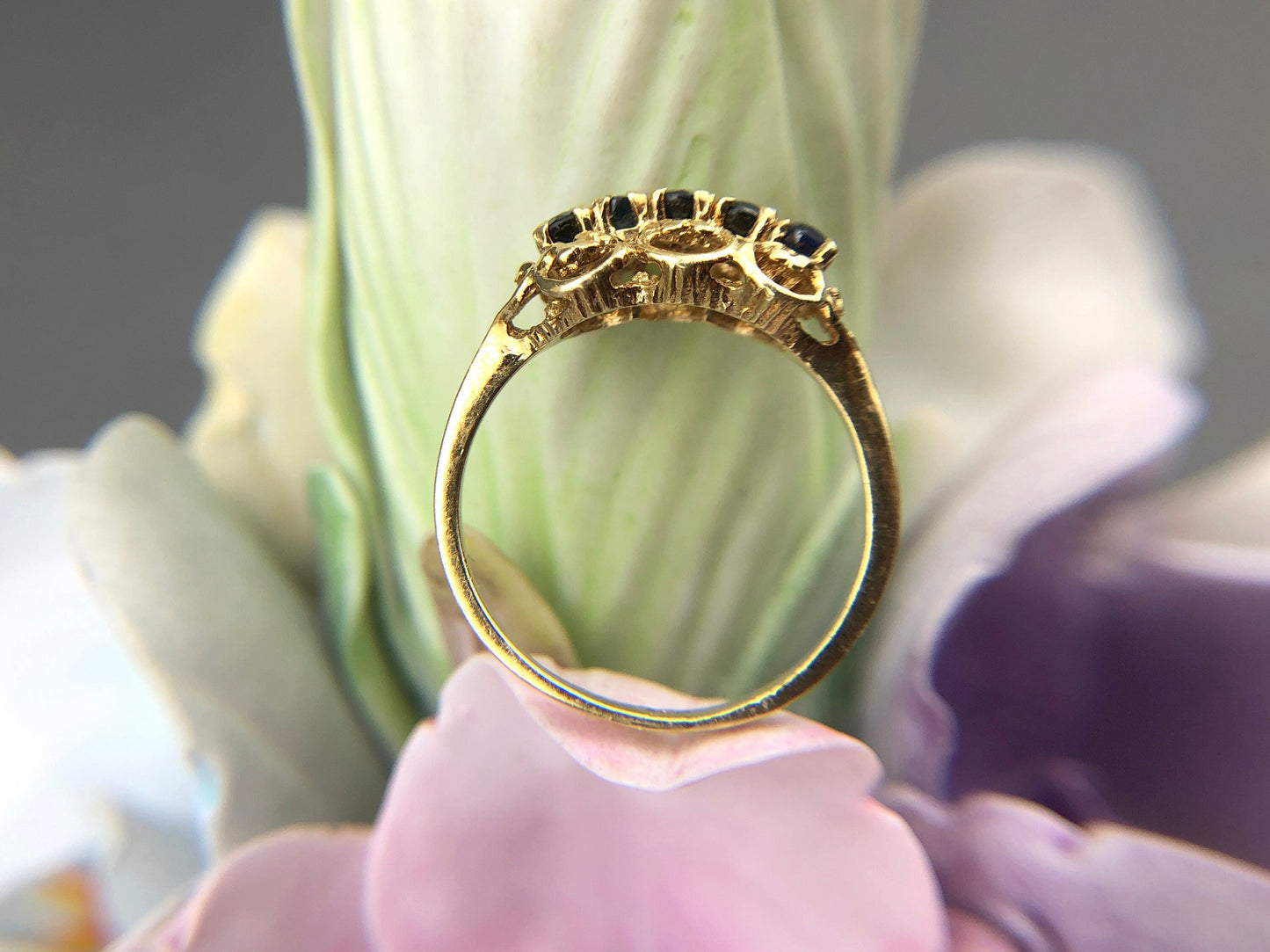 Vintage 14k Gold Sapphire Filigree Ring. Elegant Ring / Gift for Her.