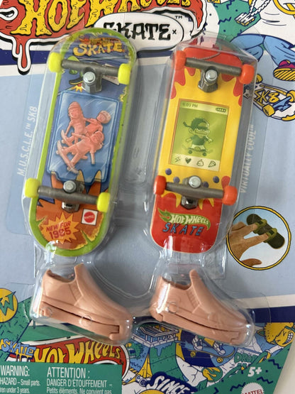 Hot Wheels Skate Miniature Finger Skateboard Set 2 Pack with Accessories