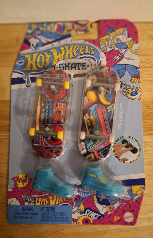 Hot Wheels Skate Finger Skateboards w/ shoes Booyah Boombox & Cool Cassette