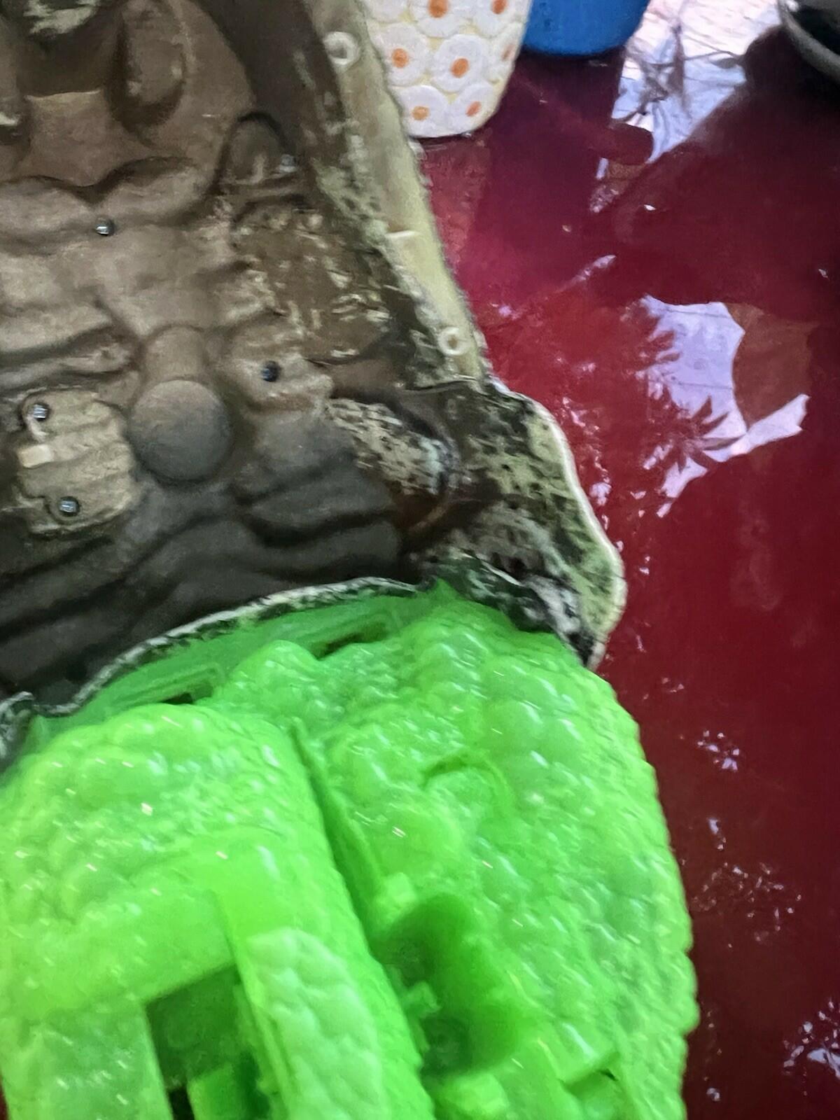 MGA Entertainment Grossmos Flying Dino Assortment Interactive Green Ages 5-7