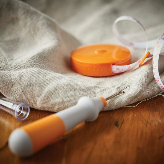 Fiskars Seam Ripper and Measuring Tape Set