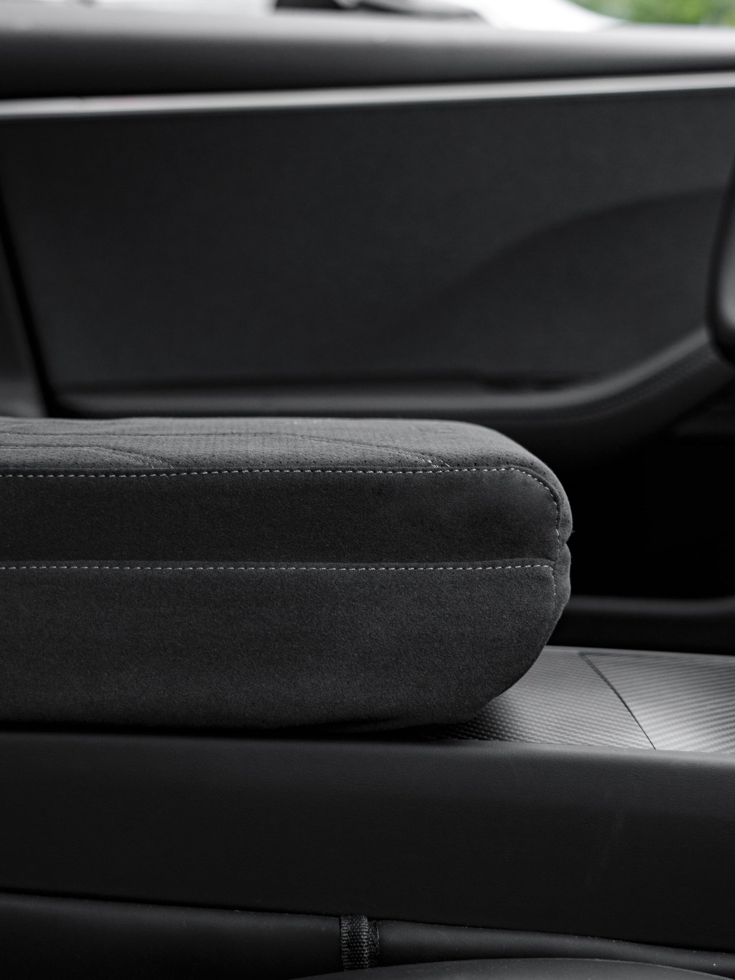 Suede Armrest Cover with Raised Pad & Tissue Box for Model Y Juniper & Model 3 Highland