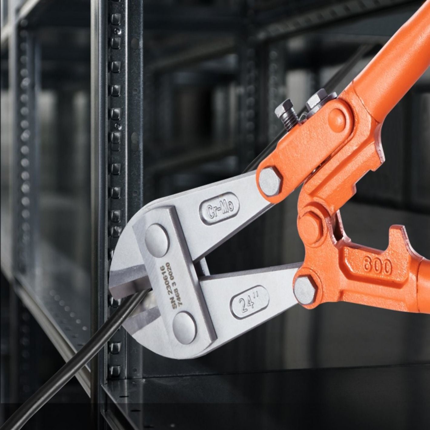 Wire cutters, 24-inch locking pliers, double-material handles with soft rubber grips, chromium-molybdenum alloy steel blades, heavy-duty wire cutters for rods, bolts, wires, cables, rivets and chains